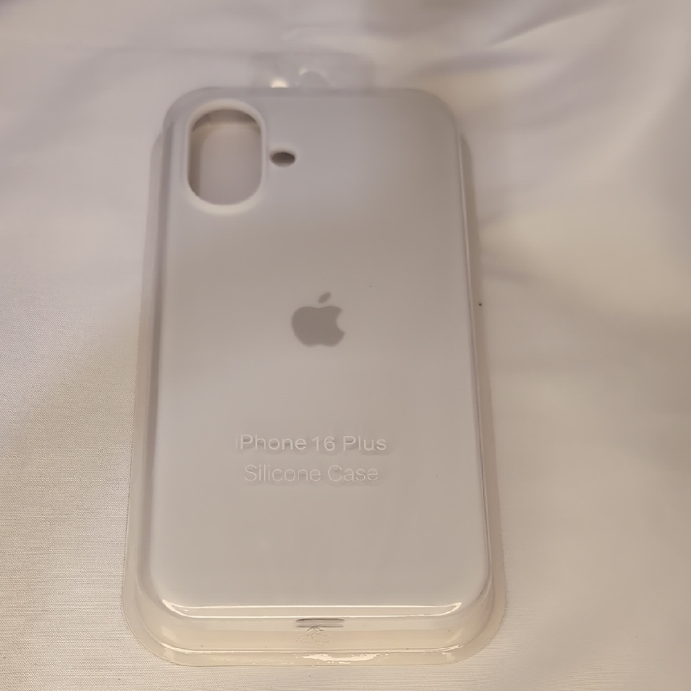 Apple iPhone 16 Plus Silicone Case - Cream